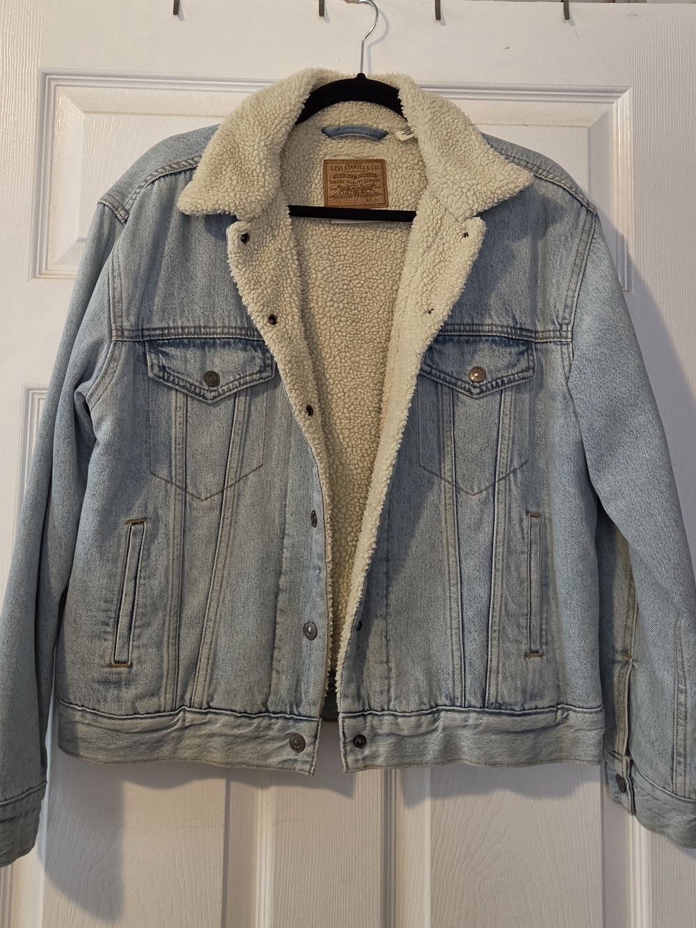 Sherpa-Lined Light Blue Denim Jacket - Women's Casual Coat